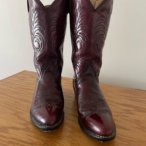 Women’s size 6 Acme leather boots with box.